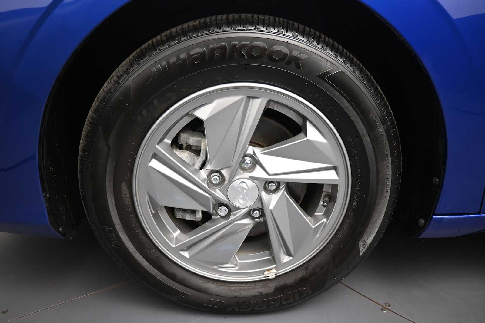 2025 Hyundai Elantra SE - Photo 13