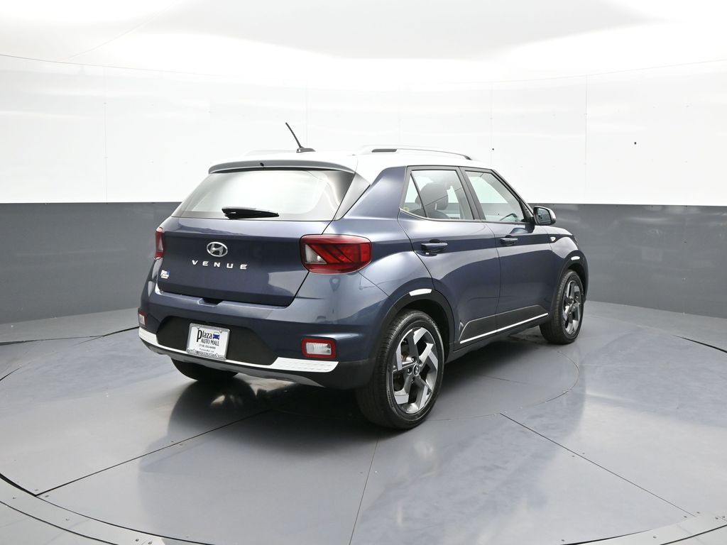 2024 Hyundai Venue Limited - Photo 5
