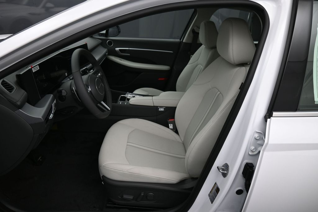2026 Hyundai Sonata SEL - Photo 17