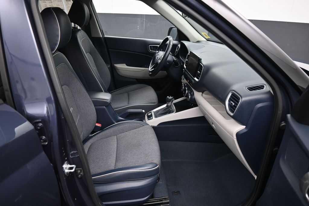 2024 Hyundai Venue Limited - Photo 22