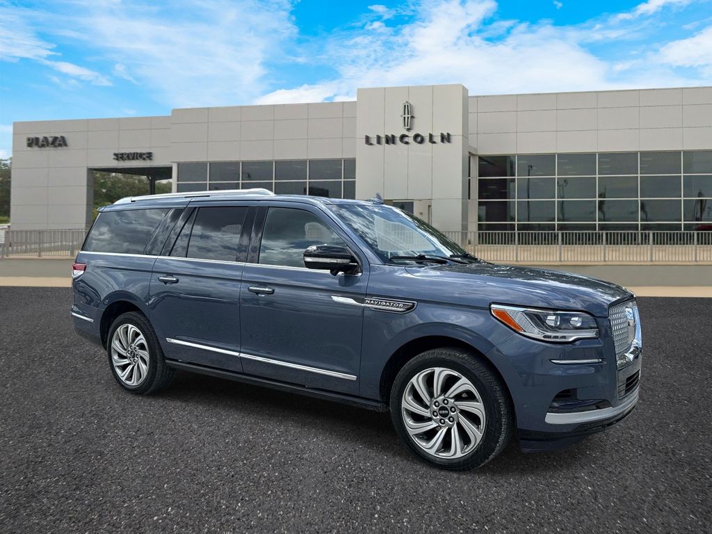 2022 Lincoln Navigator