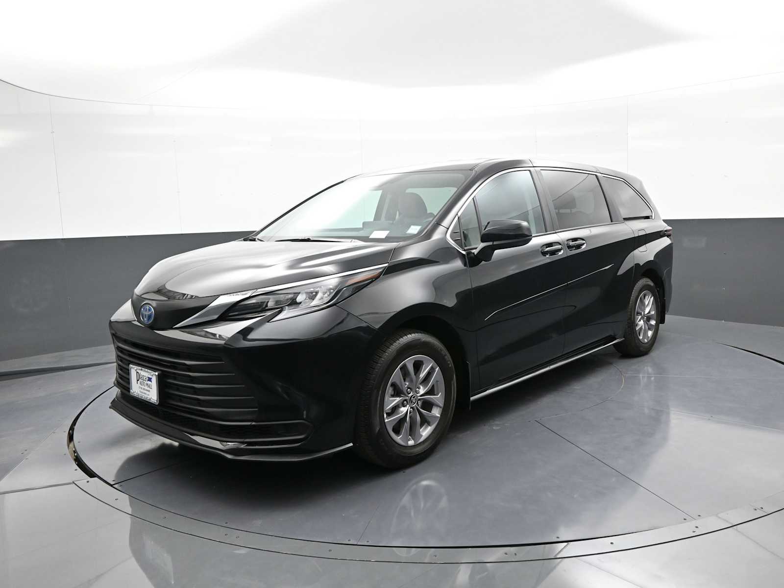 Used 2024 Toyota Sienna LE Van Passenger Van