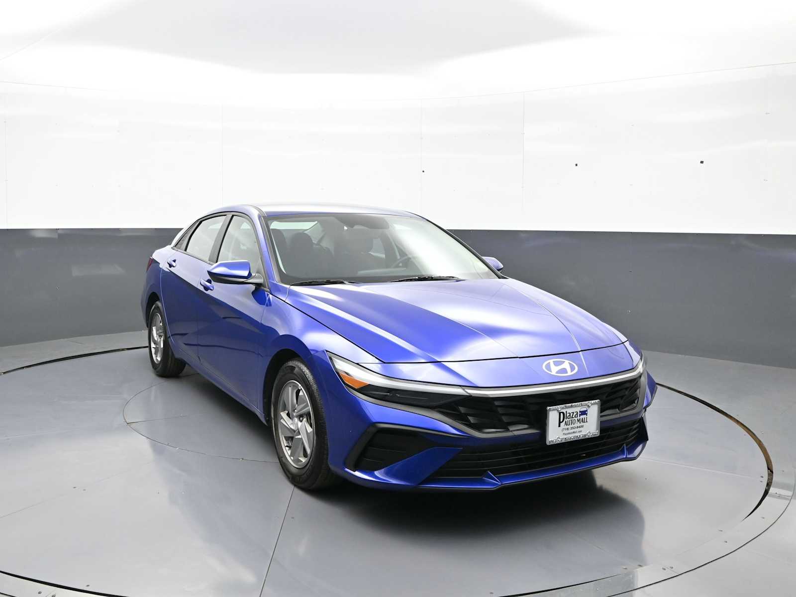 Used 2025 Hyundai Elantra SE IVT