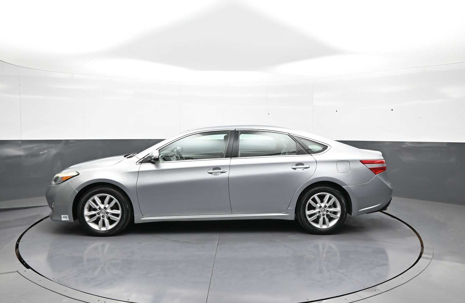 Used 2015 Toyota Avalon XLE Sdn