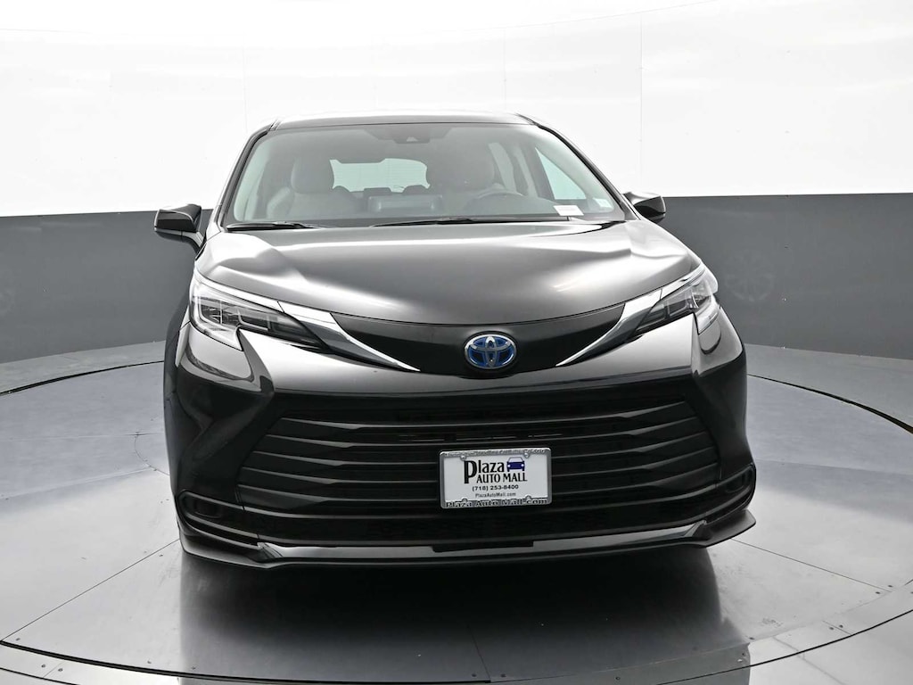 Used 2024 Toyota Sienna LE Van Passenger Van