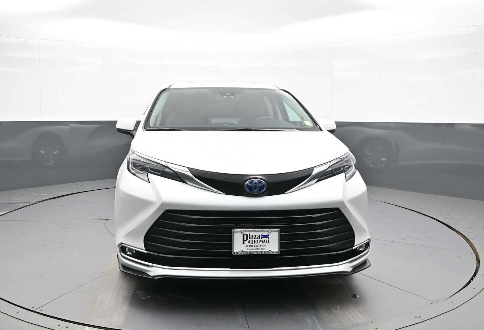 Used 2024 Toyota Sienna XLE AWD 7-Passenger (SE)