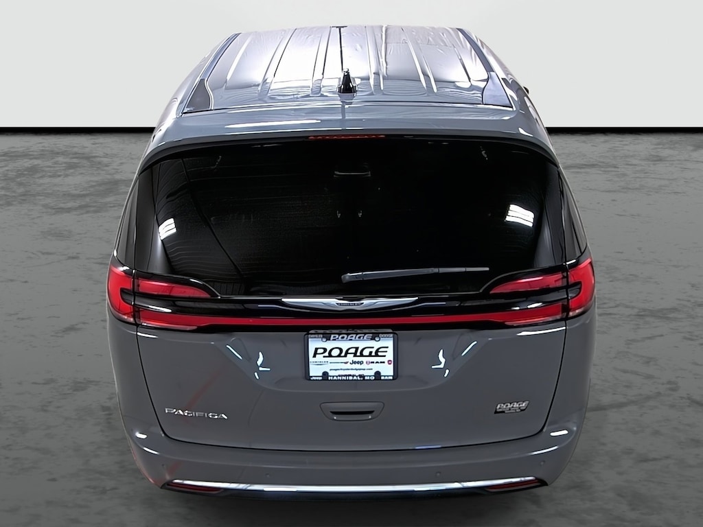 Used 2025 Chrysler Pacifica Select Van Passenger Van
