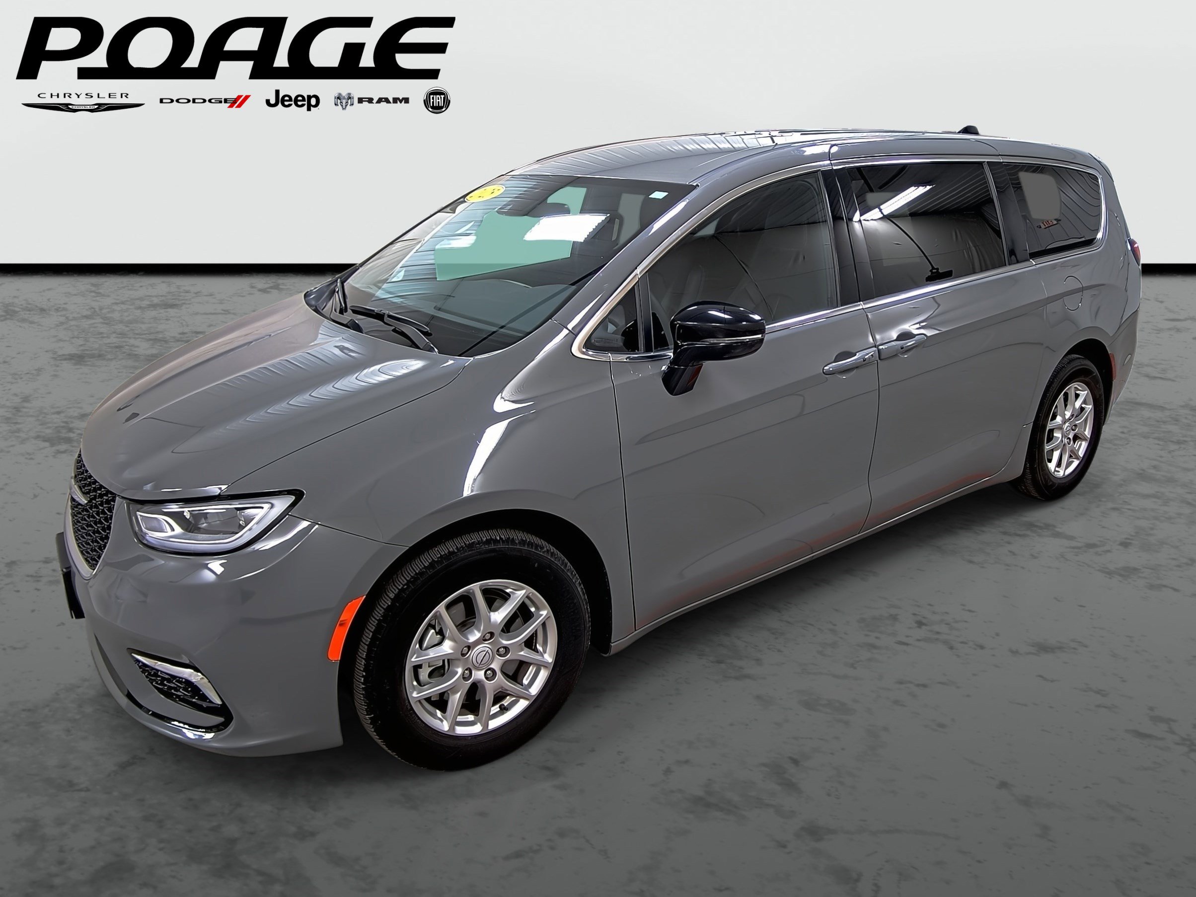 Used 2025 Chrysler Pacifica Select Van Passenger Van