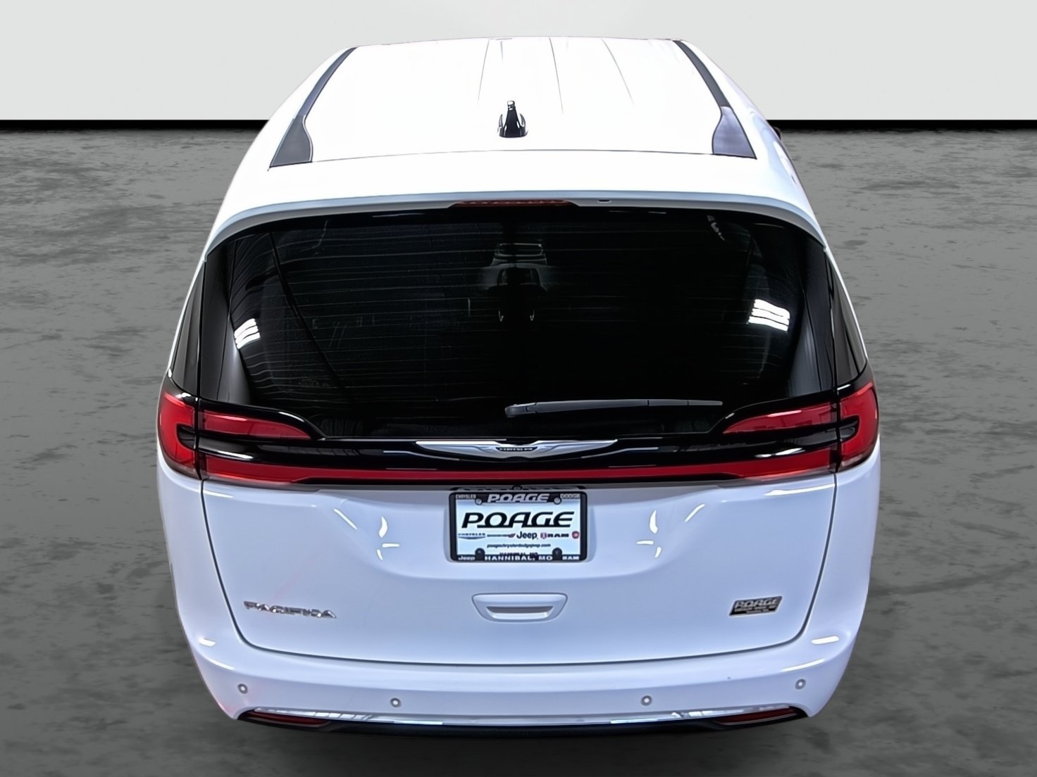 Used 2024 Chrysler Pacifica Touring L Van Passenger Van
