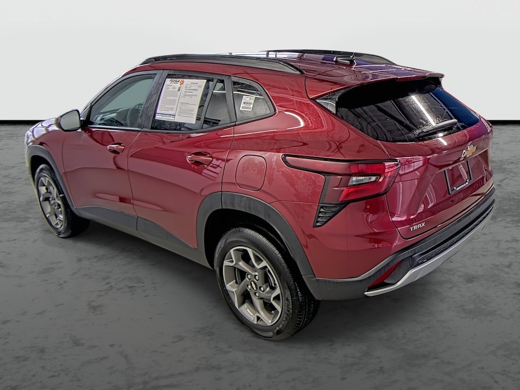Used 2025 Chevrolet Trax LT SUV