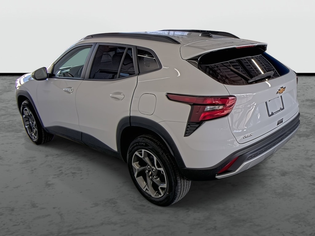 Used 2025 Chevrolet Trax LT SUV