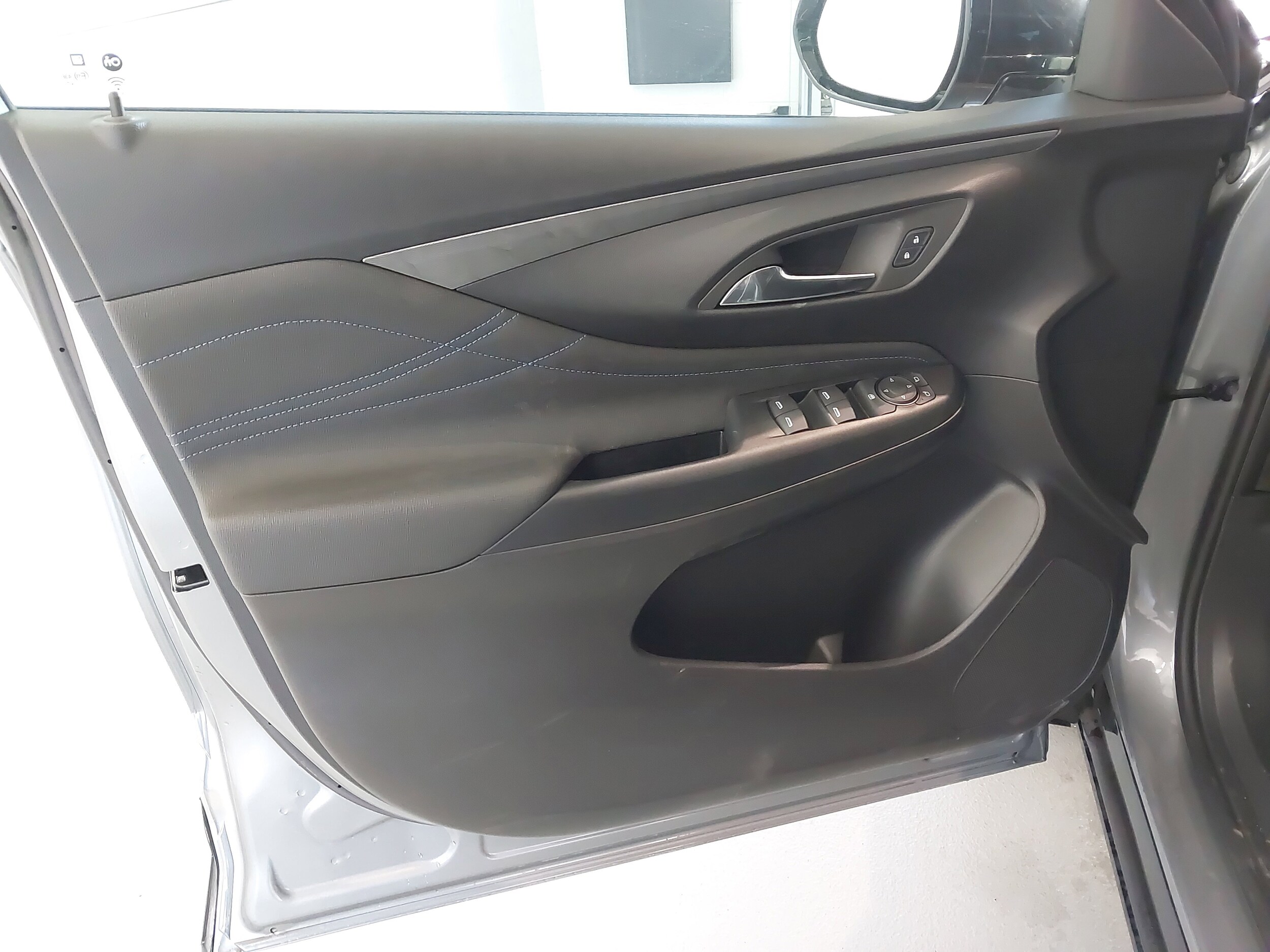 2025 Buick Envista Sport Touring - Photo 24