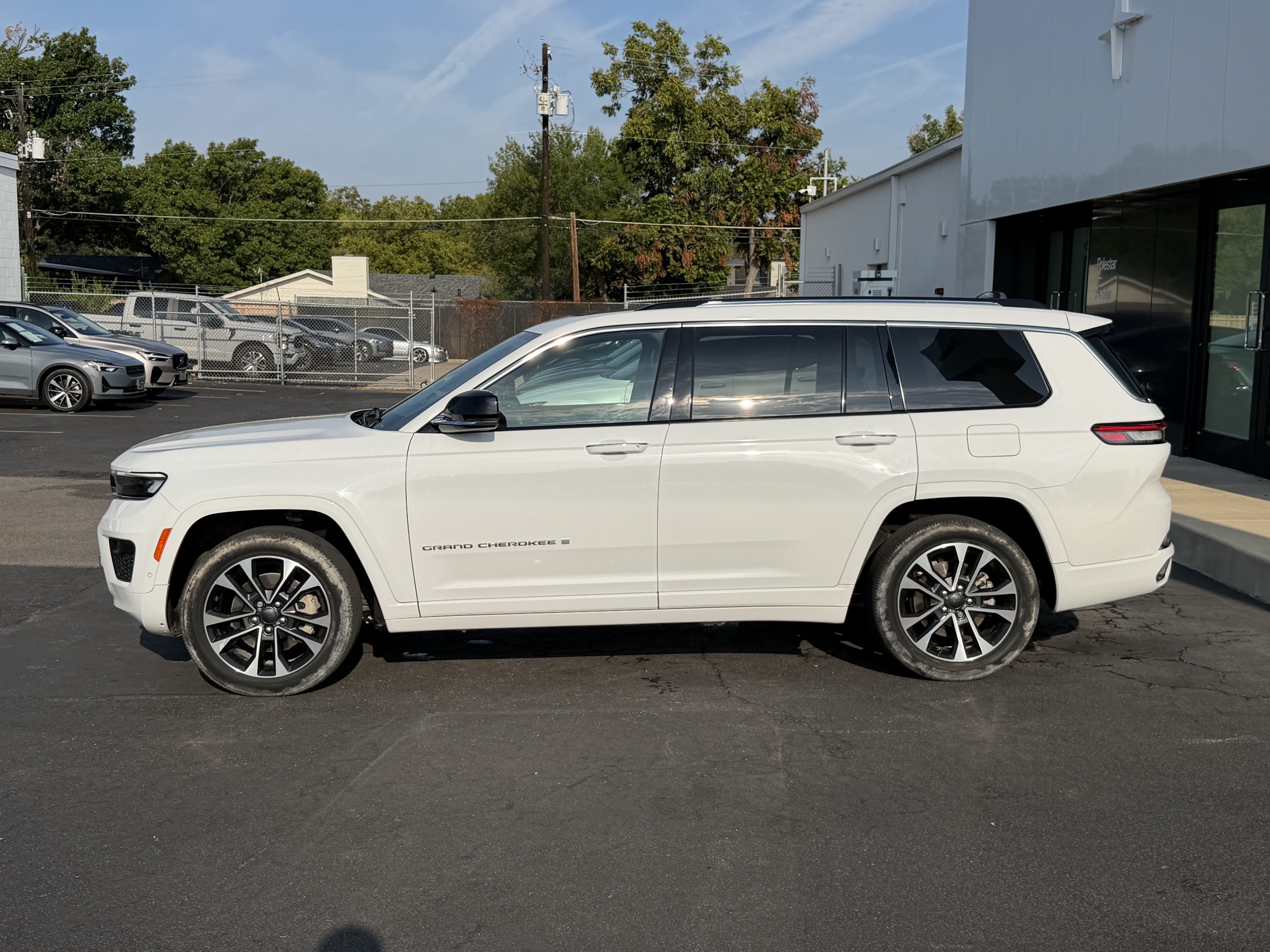 Used 2023 Jeep Grand Cherokee L Overland SUV