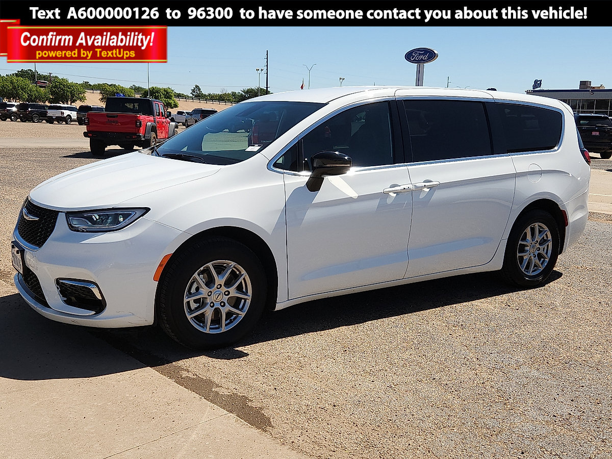 2025 Chrysler Pacifica Select