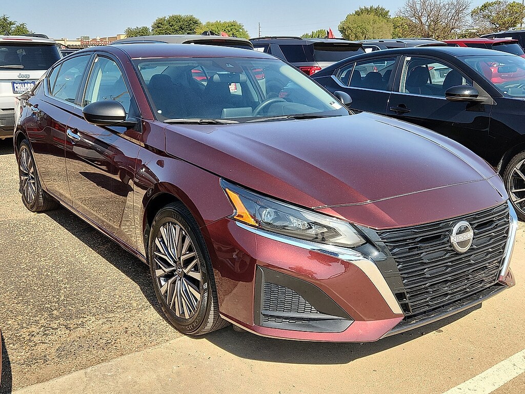 Used 2025 Nissan Altima SV Sedan