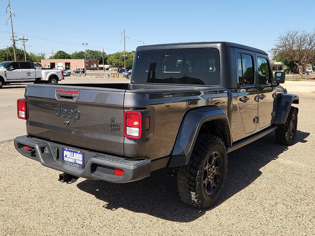 Used 2023 Jeep Gladiator Sport Truck Crew Cab