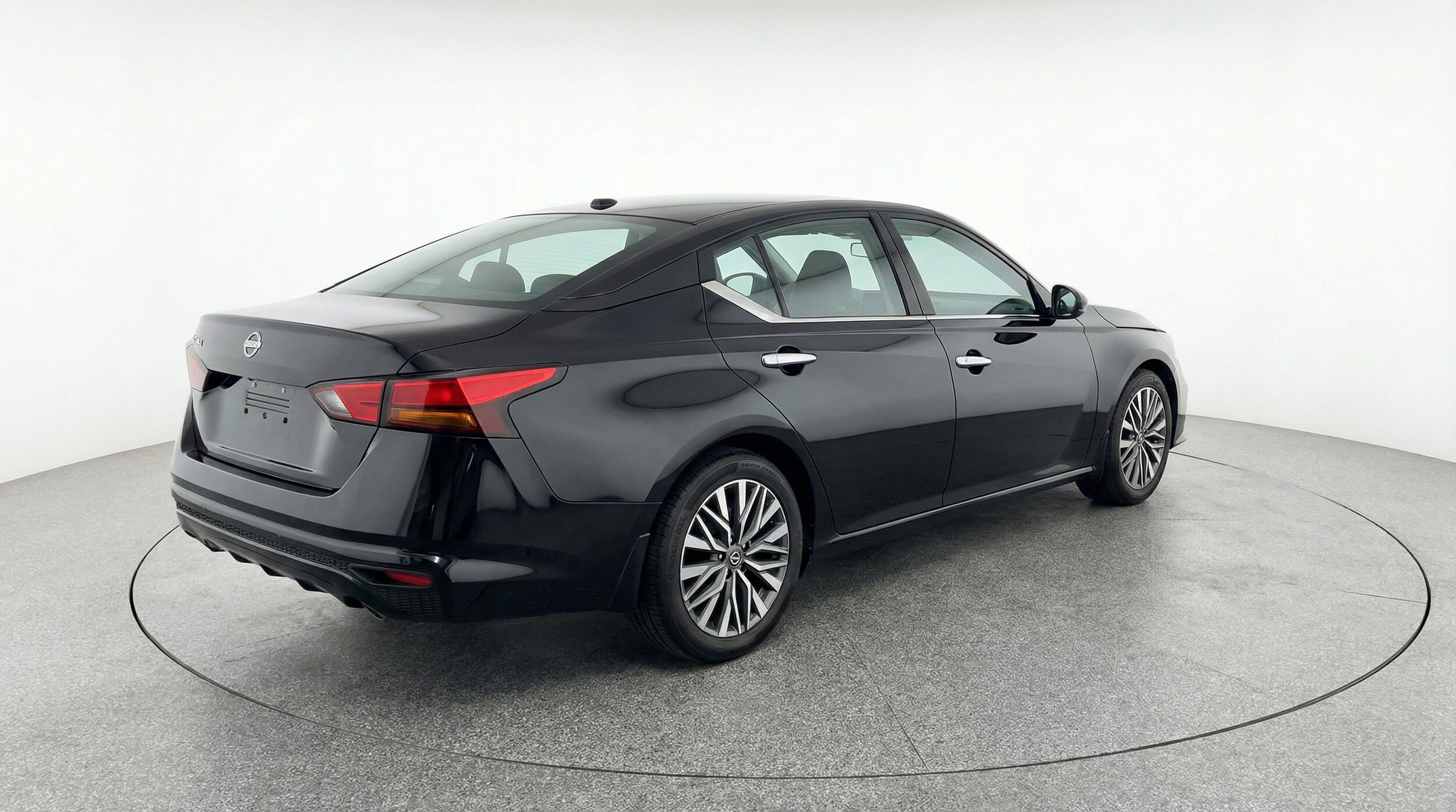 Thumbnail: 2025 Nissan Altima - 9