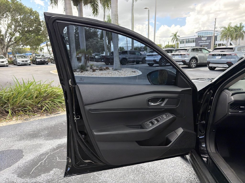 2025 Honda Accord SE - Photo 36