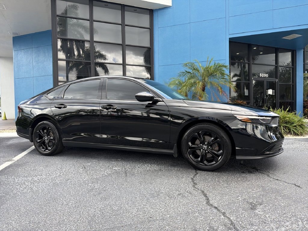 2025 Honda Accord SE - Photo 18