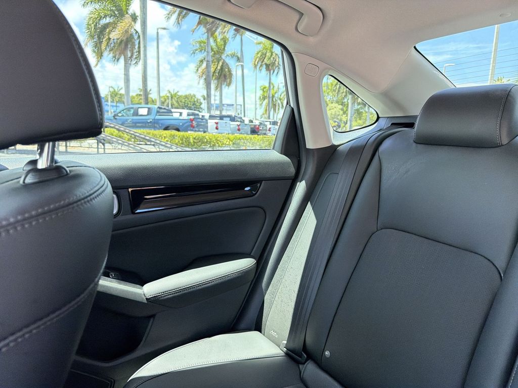 2024 Honda Civic Touring - Photo 13