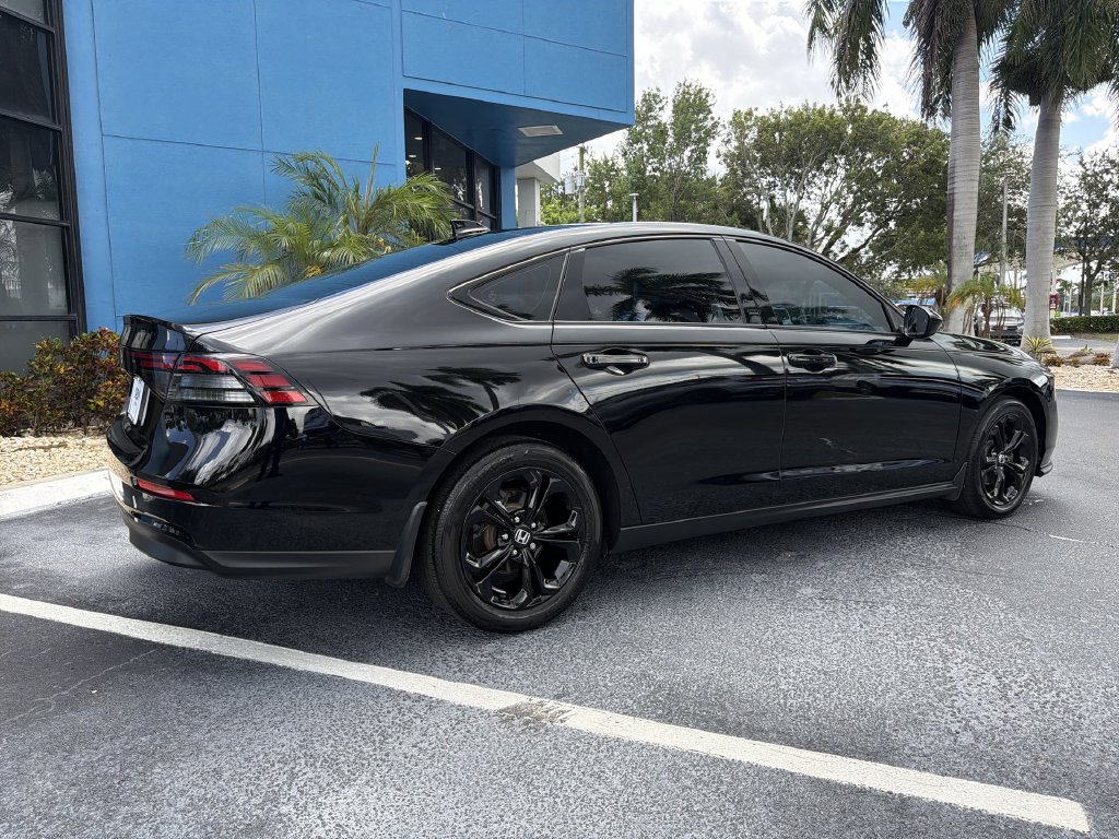 2025 Honda Accord SE - Photo 28