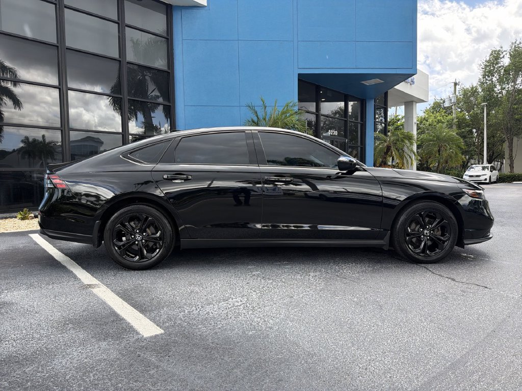 2025 Honda Accord SE - Photo 29