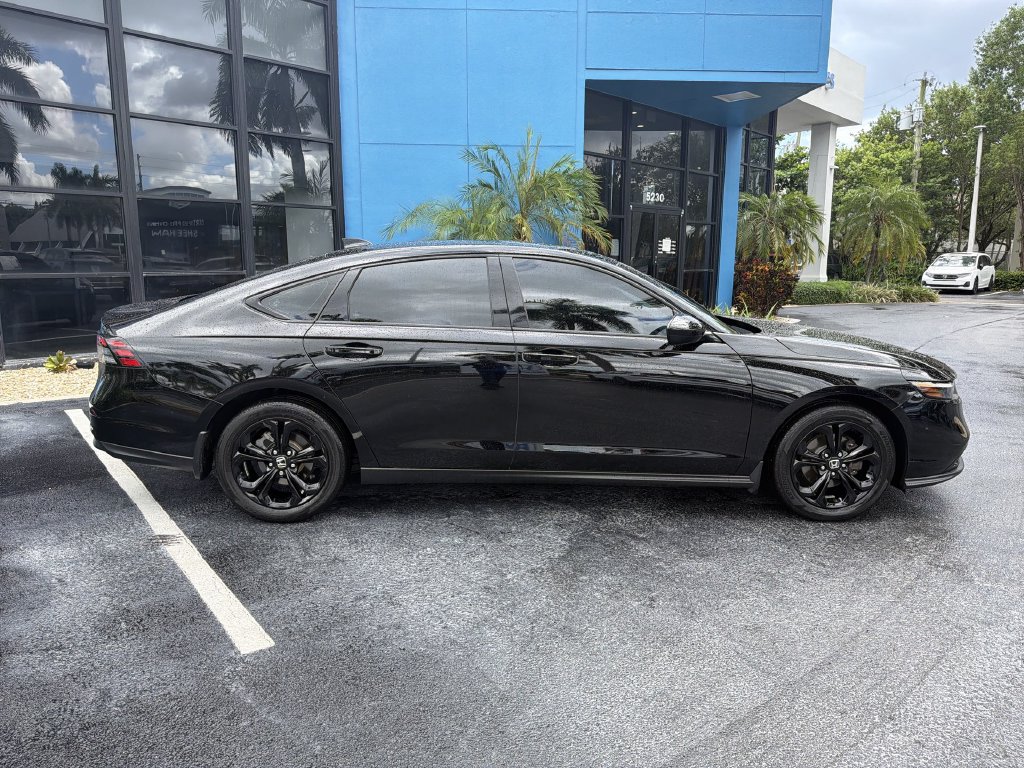 2025 Honda Accord SE - Photo 9
