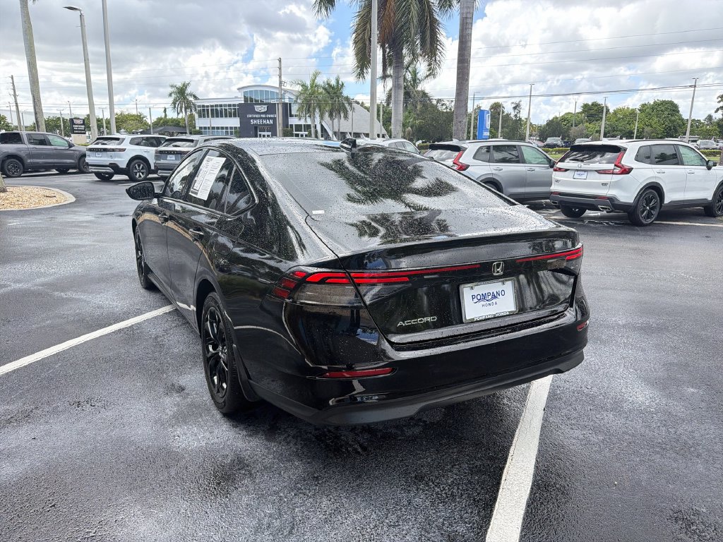 2025 Honda Accord SE - Photo 6