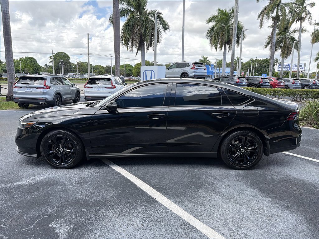 2025 Honda Accord SE - Photo 23