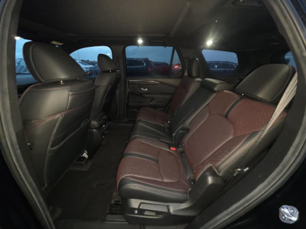 Used 2025 Honda Pilot Black Edition SUV