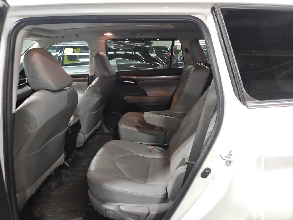 Used 2022 Toyota Highlander Platinum SUV