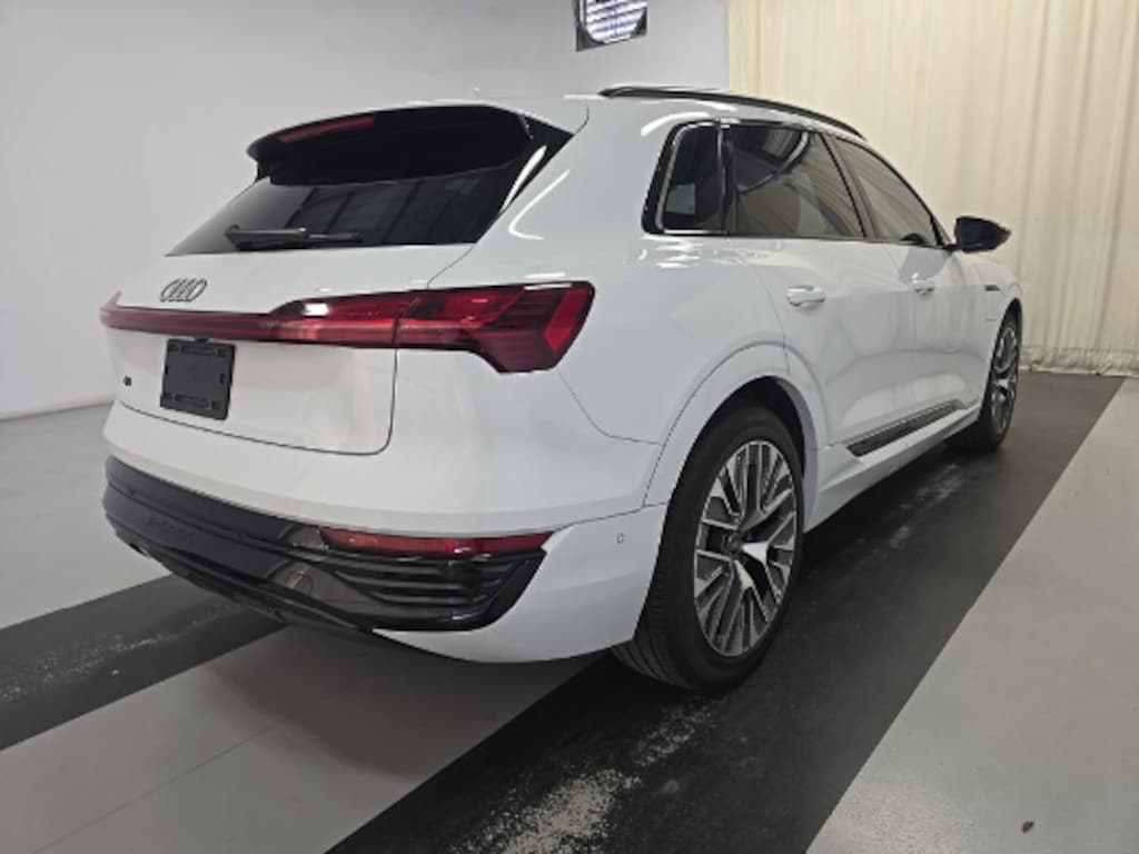 Used 2024 Audi Q8 e-tron Prestige SUV