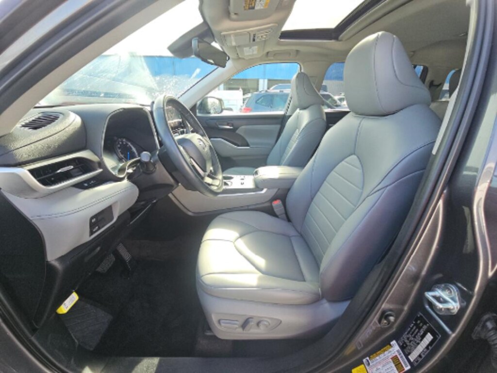 Used 2023 Toyota Highlander Hybrid XLE SUV