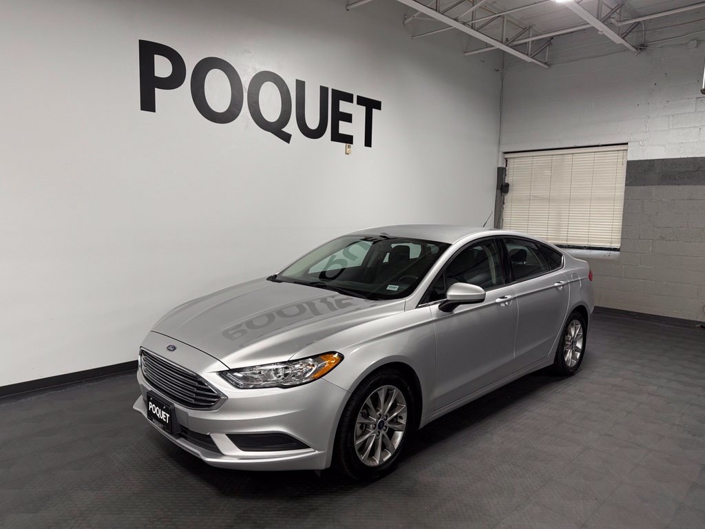Used 2017 Ford Fusion SE Sedan