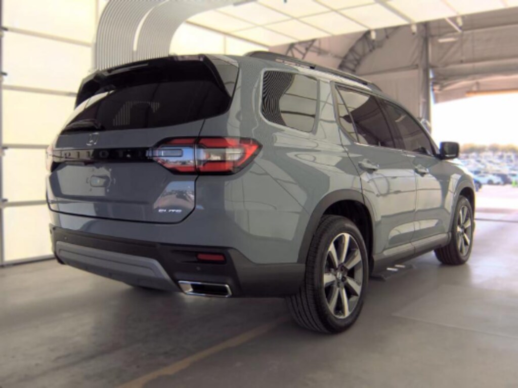 Used 2025 Honda Pilot Elite SUV