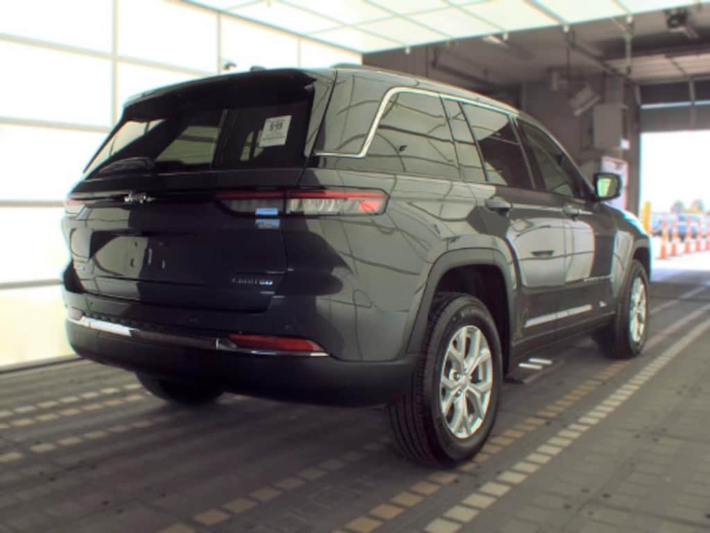 Used 2023 Jeep Grand Cherokee Limited SUV