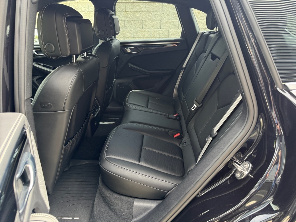 2026 Porsche Macan T - Photo 20