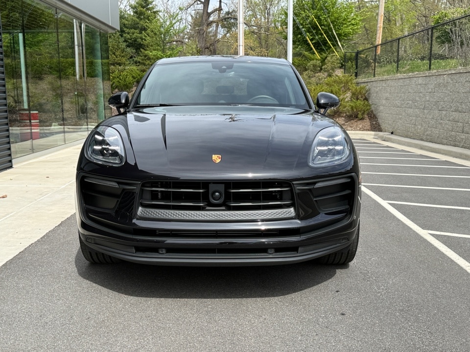 2026 Porsche Macan T - Photo 10