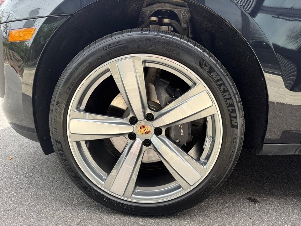 2026 Porsche Macan T - Photo 11