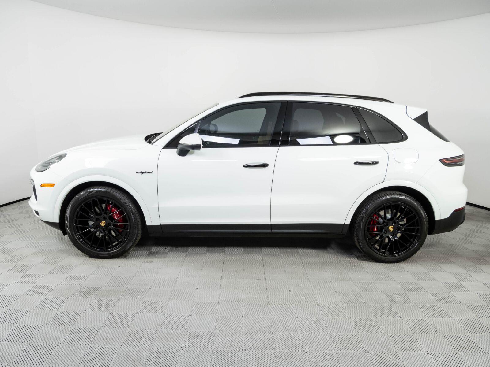 Certified 2023 Porsche Cayenne Platinum Edition E-Hybrid SUV