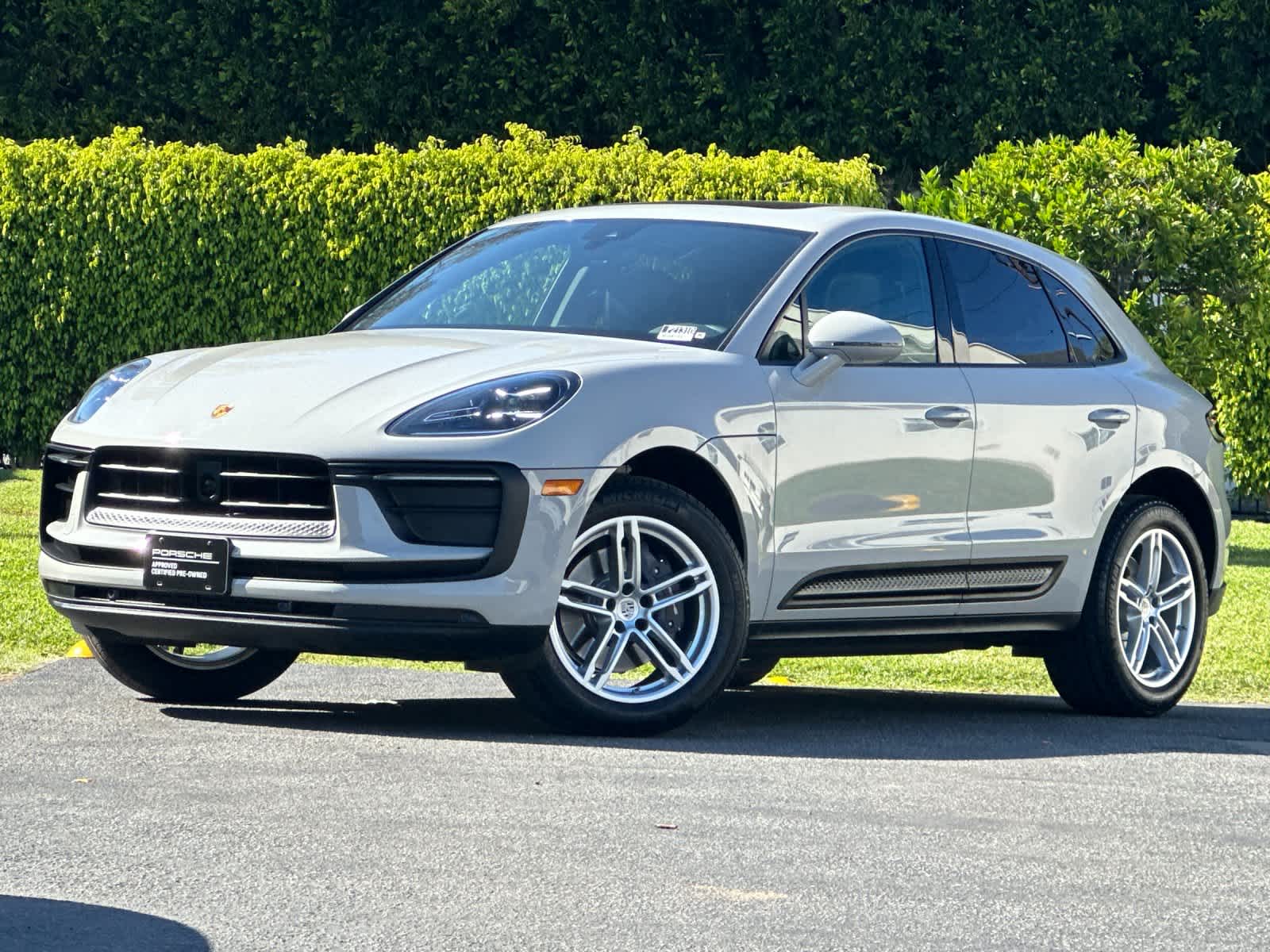 2025 Porsche Macan