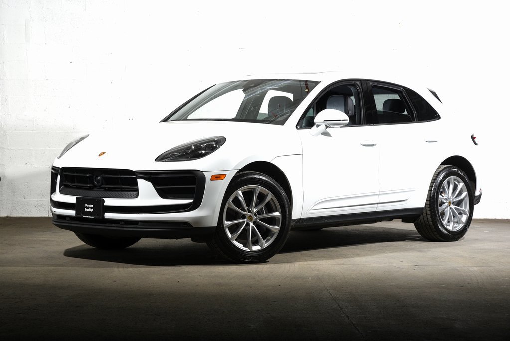 2025 Porsche Macan SUV