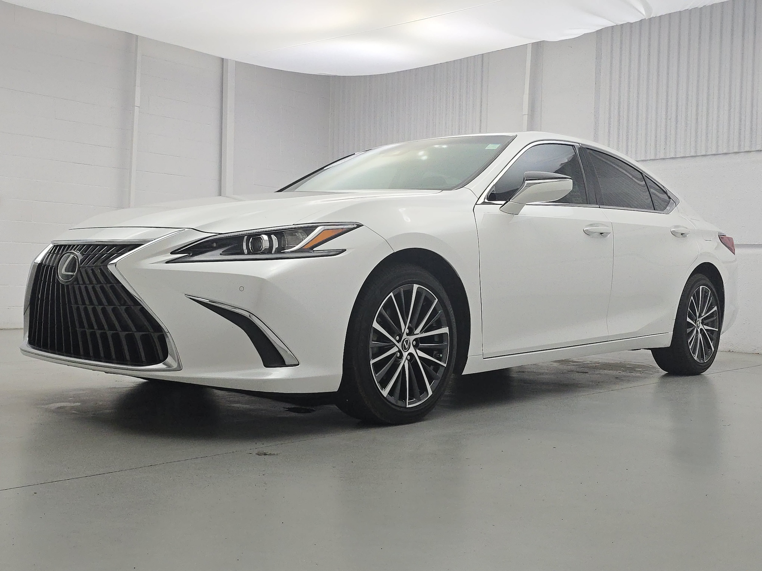 2023 Lexus ES