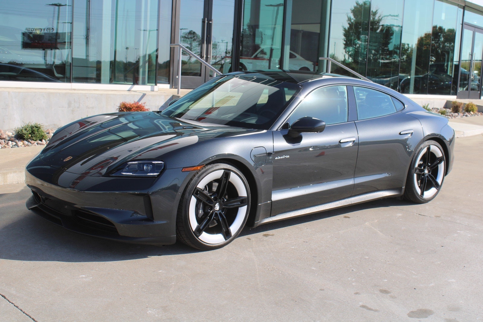 2025 Porsche Taycan