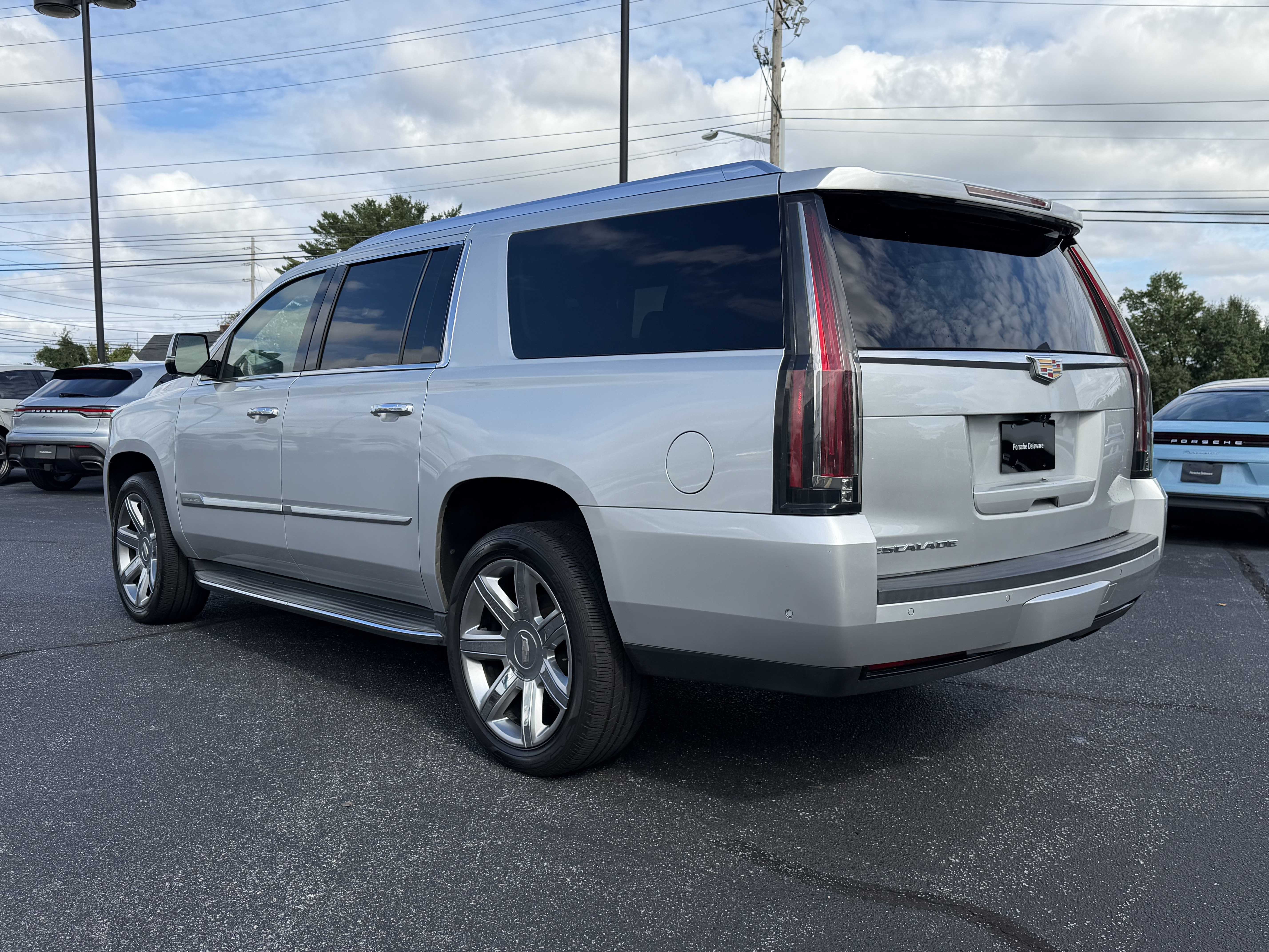 Used 2019 Cadillac Escalade ESV Luxury 4WD Luxury