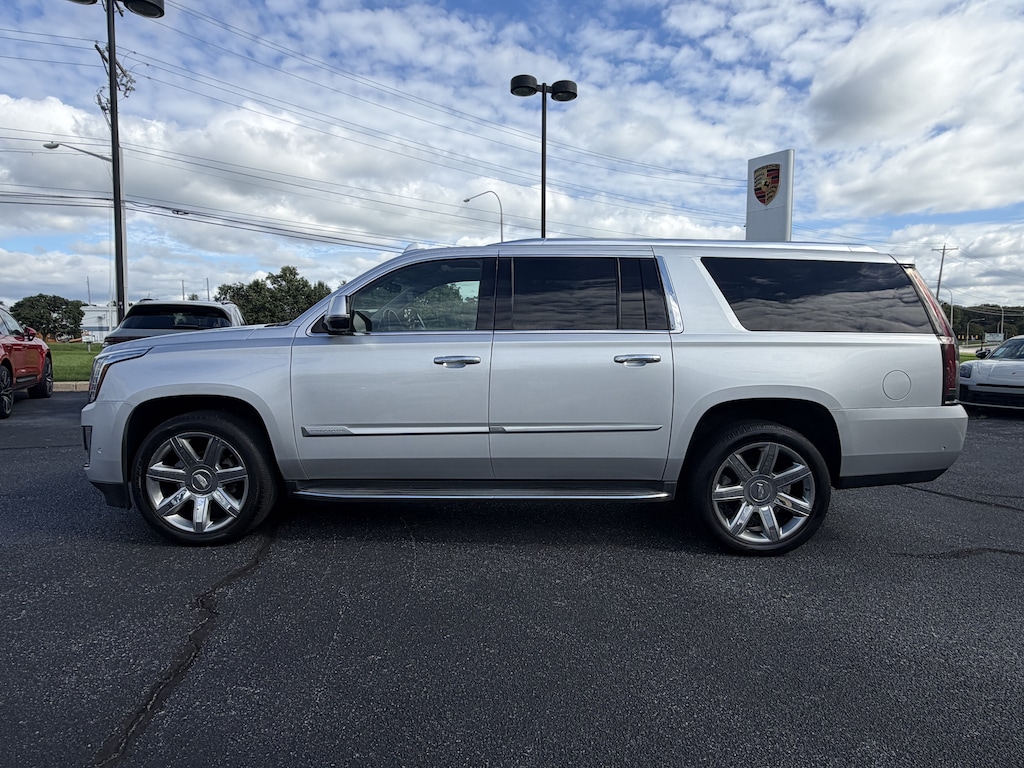 Used 2019 Cadillac Escalade ESV Luxury 4WD Luxury
