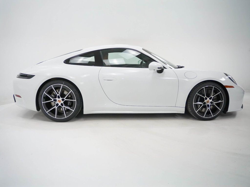 2026 Porsche 911 S - Photo 9
