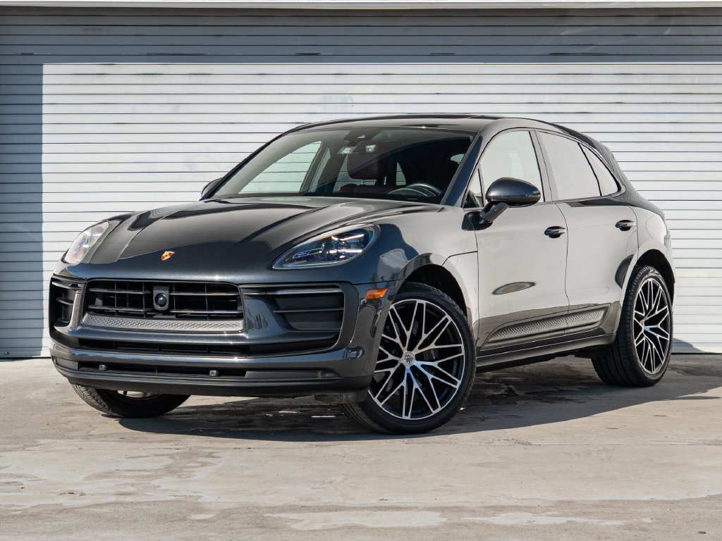 2023 Porsche Macan Base