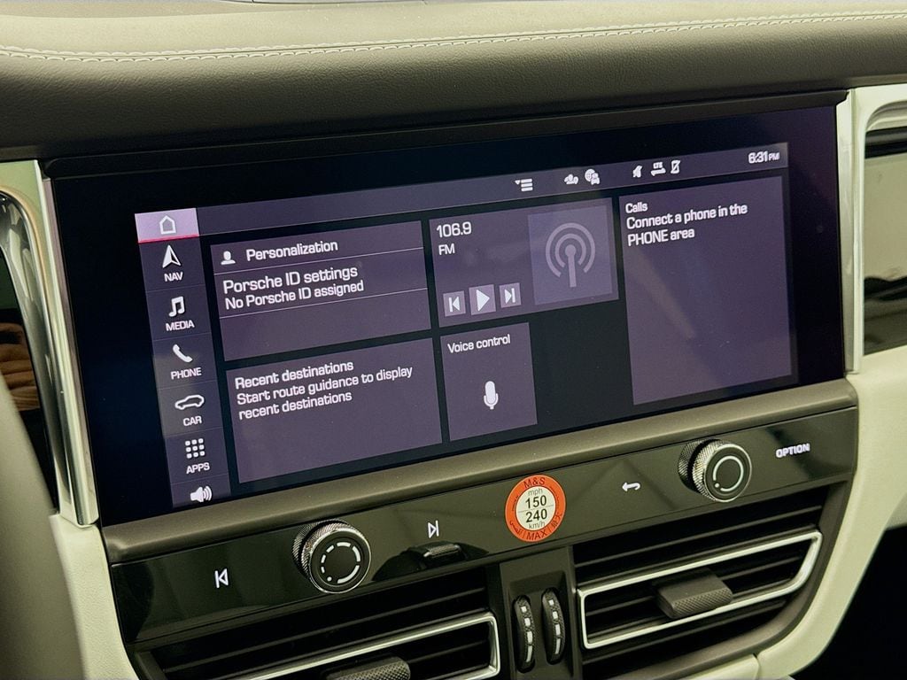 2026 Porsche Macan T - Photo 19
