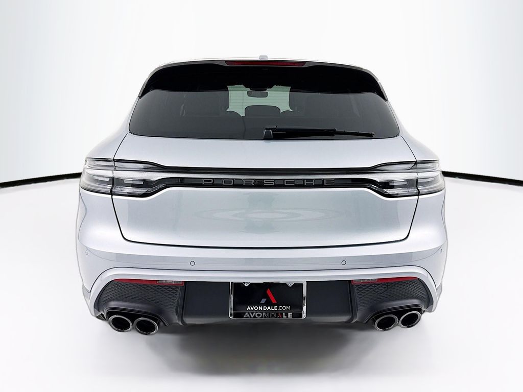 2026 Porsche Macan T - Photo 10